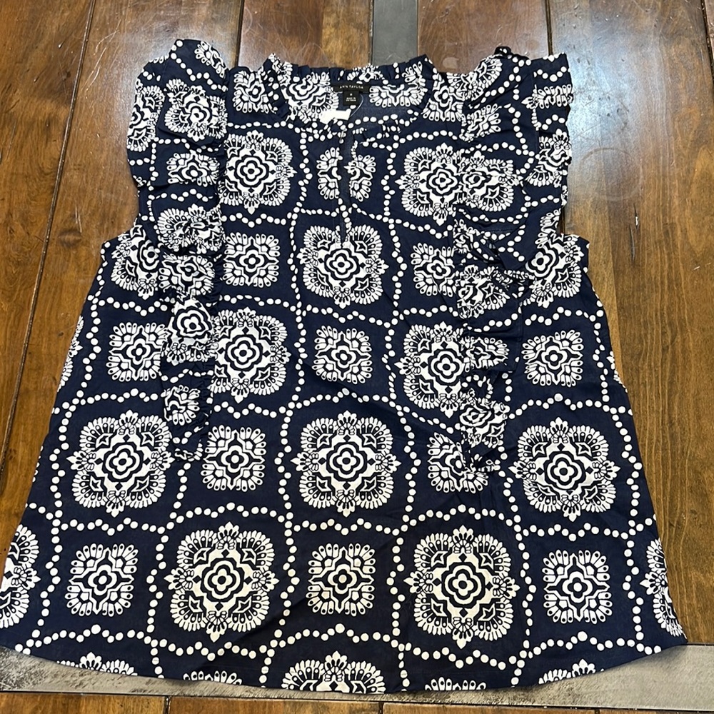 ANN TAYLOR short sleeve blouse new with tags size medium